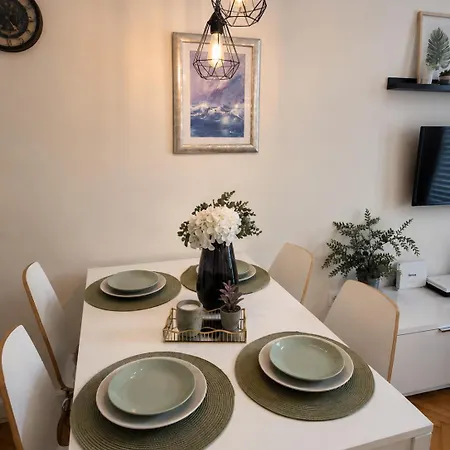 Appartement 10 , Self Check-in & Free Public Parking